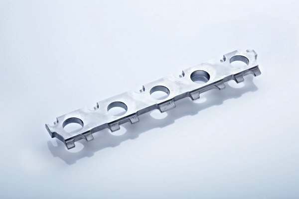 Manifold flange for TTRS/RS3
